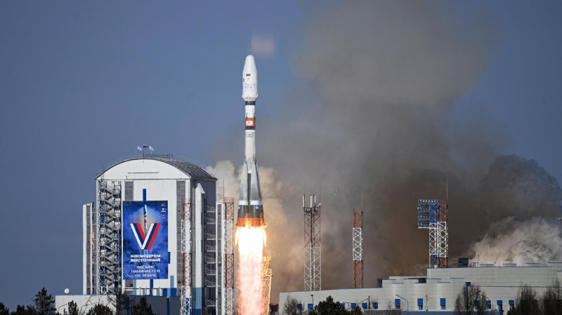 Мантуров назвал главную цель России в космосе
